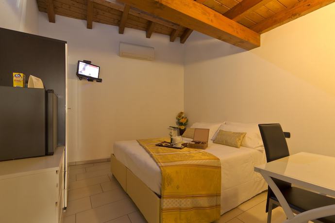 Imagen de la habitación del Hotel La Locanda, Cadrezzate. Foto 15