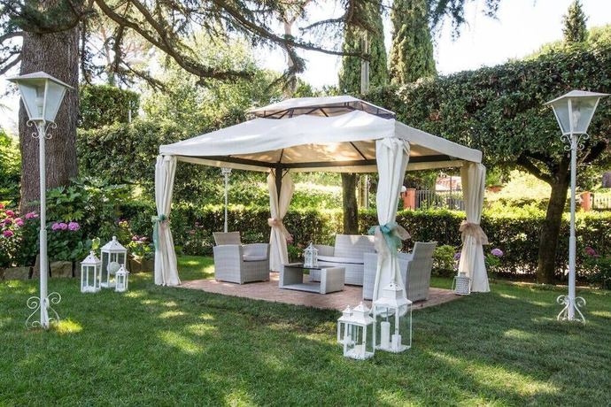 Imagen de los exteriores del Hotel La Locanda Dei Ciocca. Foto 8