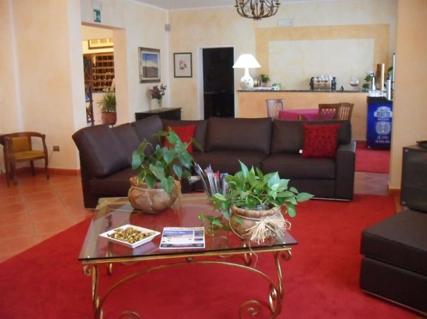 Imagen del bar/restaurante del Hotel La Loggia Villa Gloria - Adults Only. Foto 2