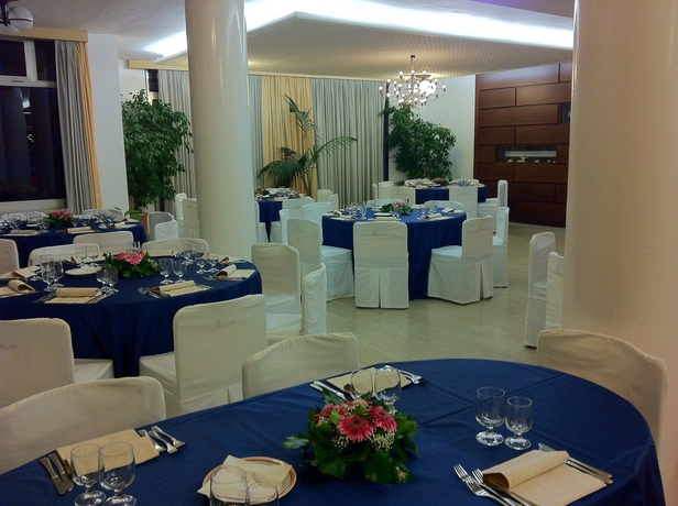 Imagen del bar/restaurante del Hotel La Lucertola. Foto 3