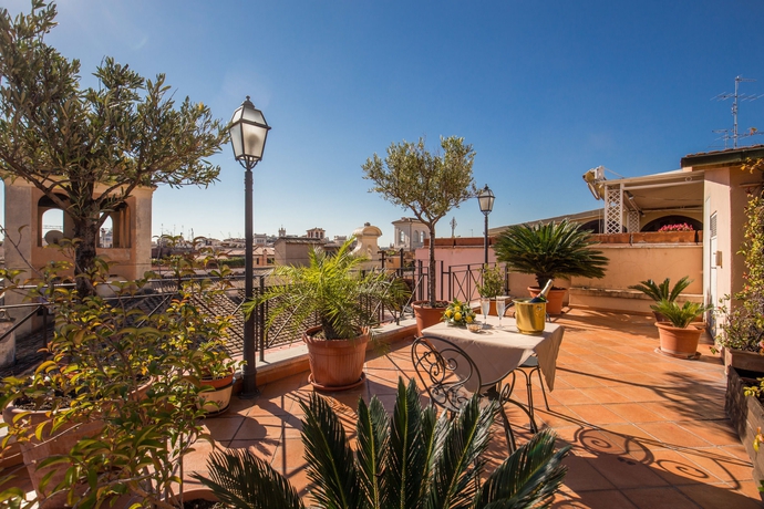 Imagen de los exteriores del Hotel La Lumiere Di Piazza Di Spagna. Foto 6