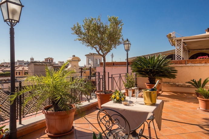 Imagen general del Hotel La Lumiere Di Piazza Di Spagna. Foto 3