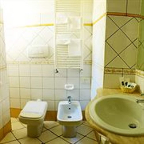Imagen de la habitación del Hotel La Luna, Barano d'Ischia. Foto 8