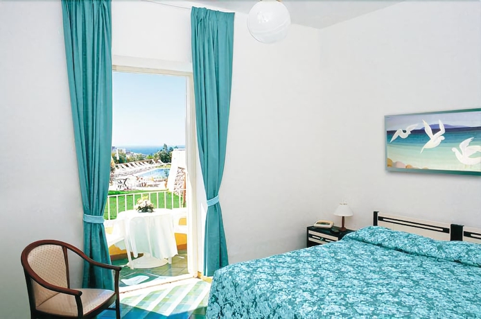 Imagen de la habitación del Hotel La Luna, Barano d'Ischia. Foto 9