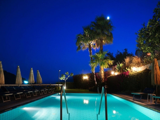 Imagen de la piscina del Hotel La Luna, Barano d'Ischia. Foto 16