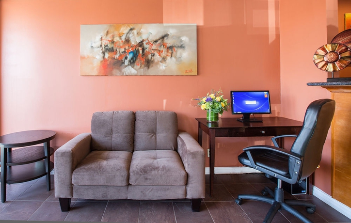 Imagen de los interiores del Hotel La Luna Inn. Foto 14