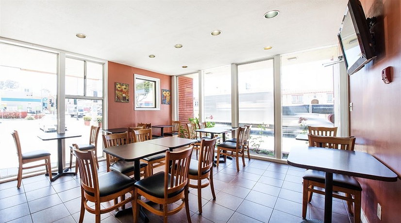 Imagen del bar/restaurante del Hotel La Luna Inn. Foto 7