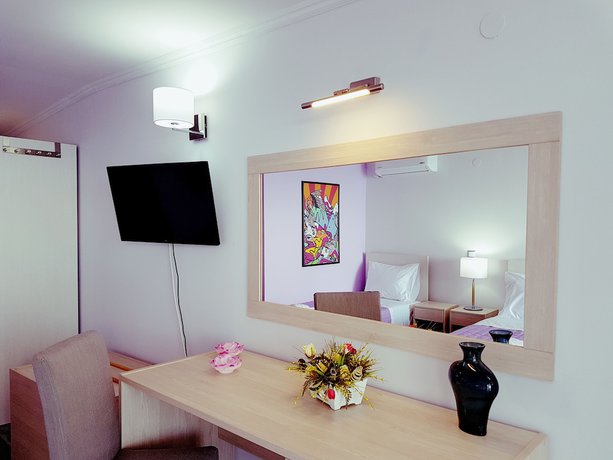 Imagen de la habitación del Hotel La Luna, Troulos. Foto 2