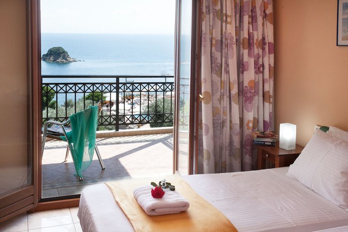 Imagen de la habitación del Hotel La Luna, Troulos. Foto 5