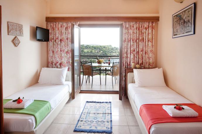 Imagen de la habitación del Hotel La Luna, Troulos. Foto 6