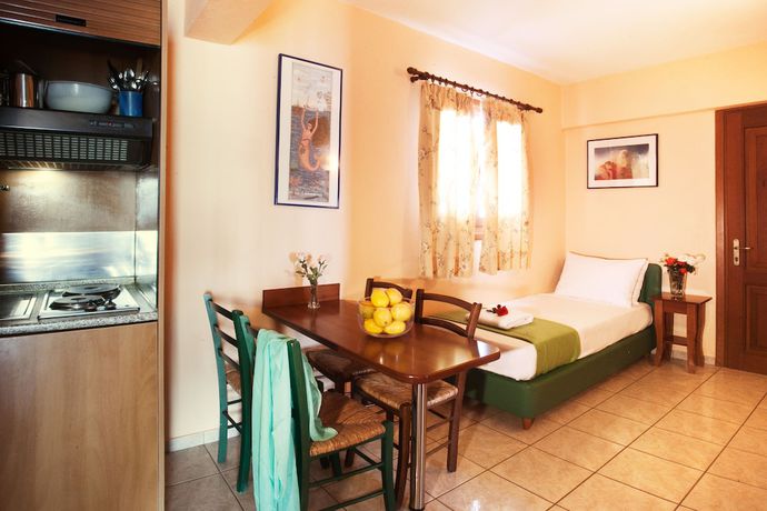 Imagen de la habitación del Hotel La Luna, Troulos. Foto 11