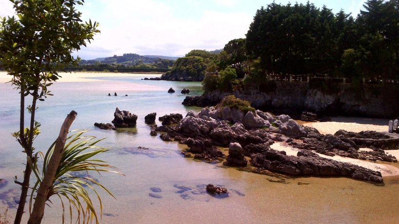 Imagen de los exteriores del Hotel La Luna de Isla. Foto 13