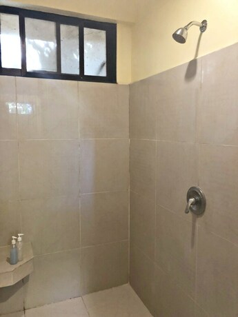 Imagen de la habitación del Hotel La Luz Beach Resort. Foto 28