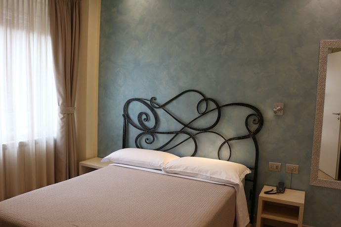 Imagen de la habitación del Hotel La Madonnina, Milán. Foto 15