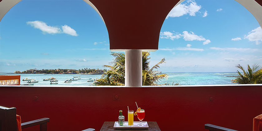 Imagen del bar/restaurante del Hotel La Madrague N'Gor. Foto 4