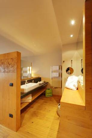 Imagen de la habitación del Hotel La Maiena Meran Resort. Foto 9
