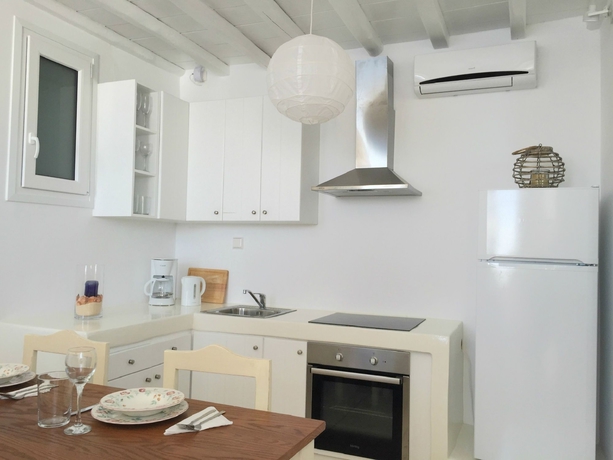 Imagen de la habitación del Hotel La Maison Blanche, Agios Stefanos. Foto 5