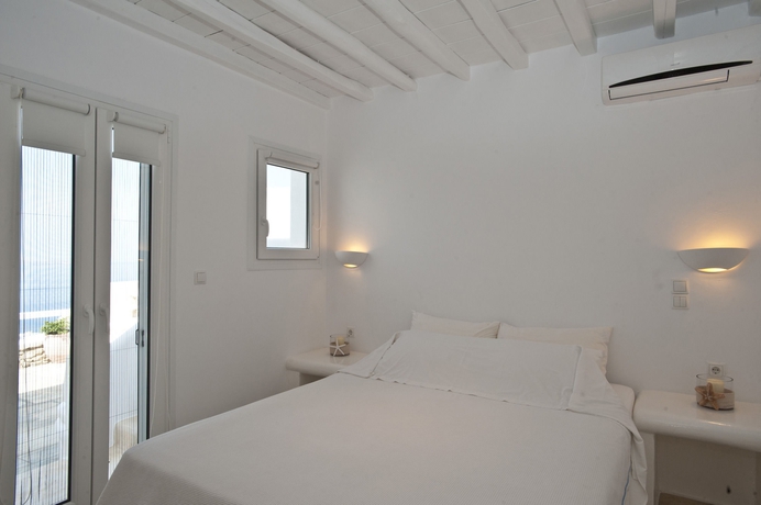 Imagen de la habitación del Hotel La Maison Blanche, Agios Stefanos. Foto 8