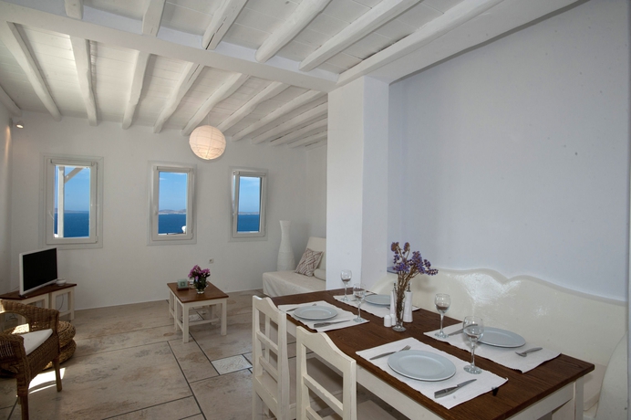 Imagen de la habitación del Hotel La Maison Blanche, Agios Stefanos. Foto 9