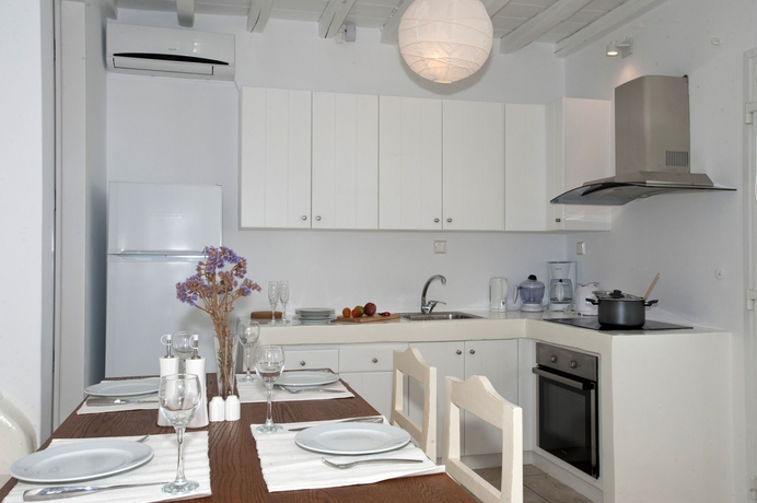 Imagen de la habitación del Hotel La Maison Blanche, Agios Stefanos. Foto 10