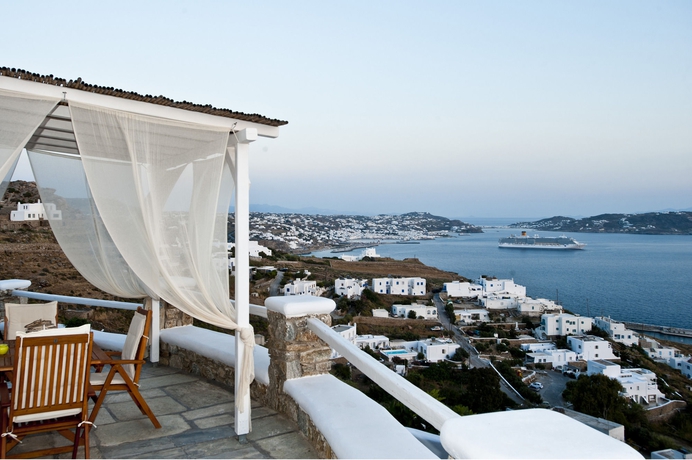 Imagen de los exteriores del Hotel La Maison Blanche, Agios Stefanos. Foto 13