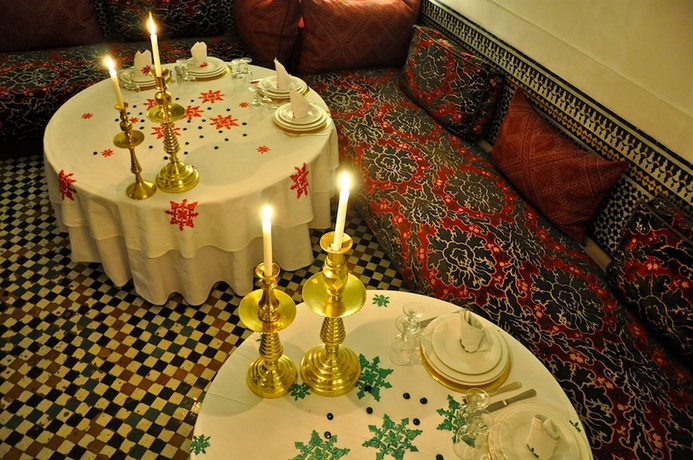 Imagen del bar/restaurante del Hotel La Maison Bleue Batha. Foto 5