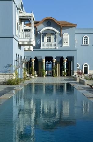 Imagen de la piscina del Hotel La Maison Bleue. Foto 14