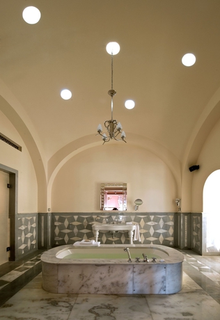Imagen de la habitación del Hotel La Maison Bleue. Foto 4