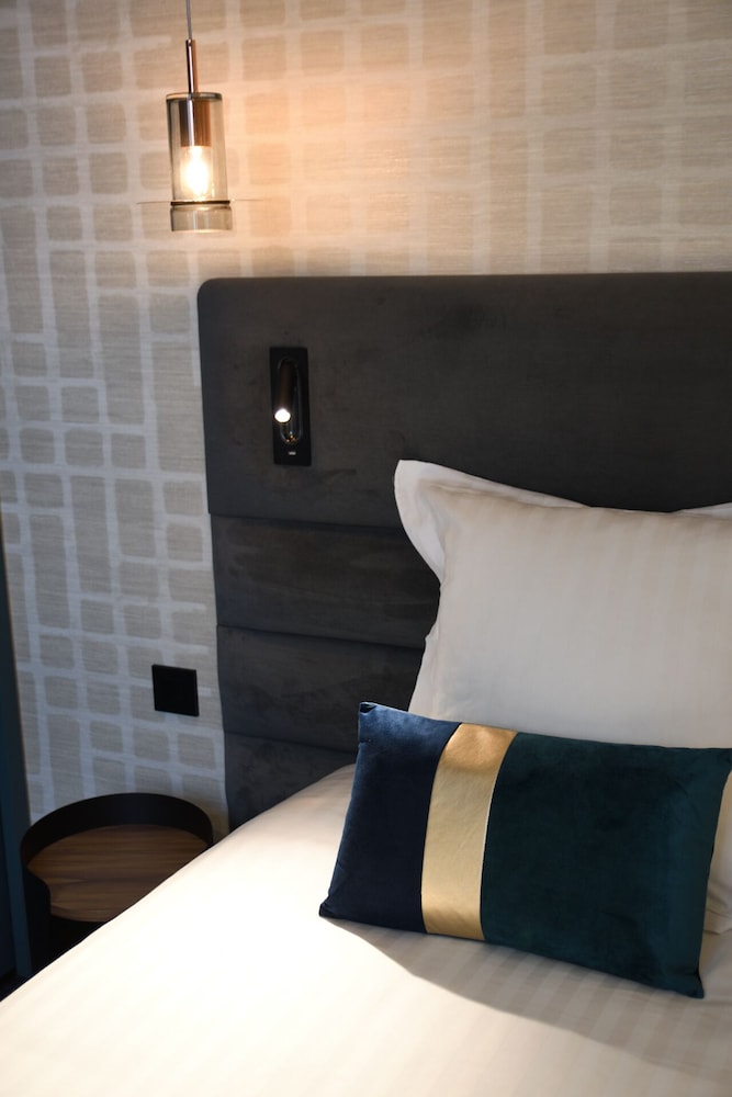 Imagen de la habitación del Hotel La Maison Bord'eaux. Foto 8