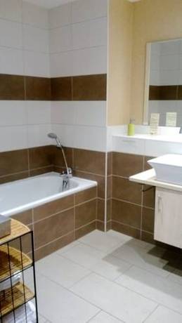 Imagen de la habitación del Hotel La Maison Carre. Foto 3