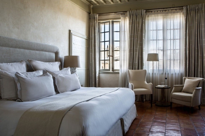 Imagen de la habitación del Hotel La Maison D'uzes. Foto 6