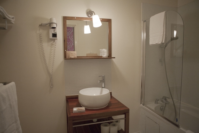 Imagen de la habitación del Hotel La Maison Montparnasse. Foto 13