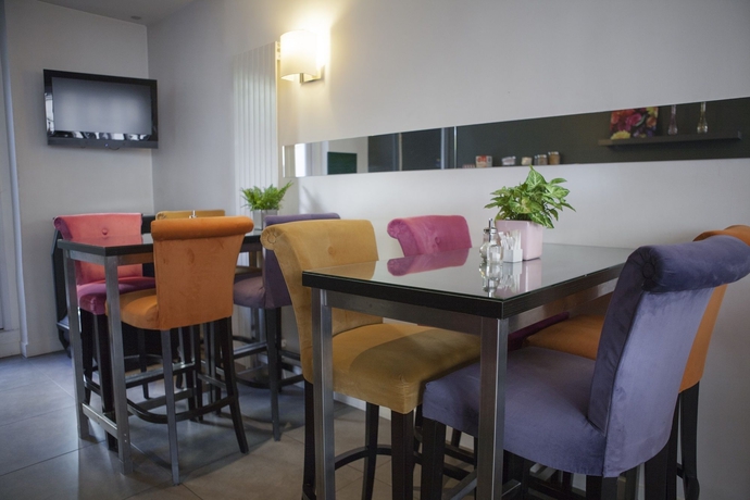 Imagen del bar/restaurante del Hotel La Maison Montparnasse. Foto 4