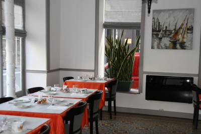 Imagen del bar/restaurante del Hotel La Maison Normande. Foto 4