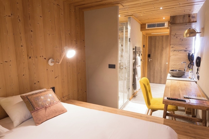 Imagen de la habitación del Hotel La Maison Rouge. Foto 2