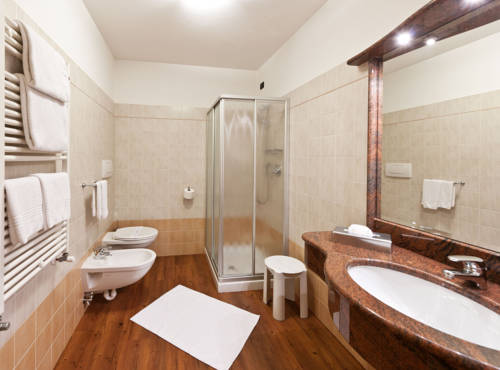 Imagen de la habitación del Hotel La Maison Wellness & Spa. Foto 15