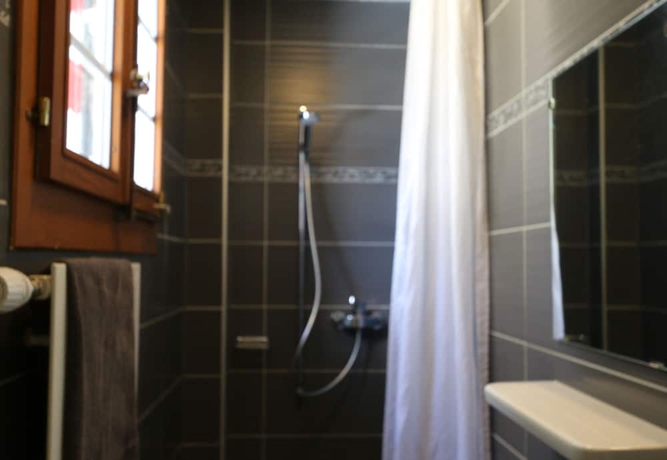 Imagen de la habitación del Hotel La Maison de la Montagne. Foto 9