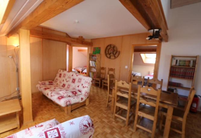 Imagen de la habitación del Hotel La Maison de la Montagne. Foto 10