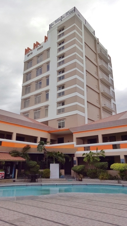 Imagen de la piscina del Hotel La Maja Rica. Foto 15