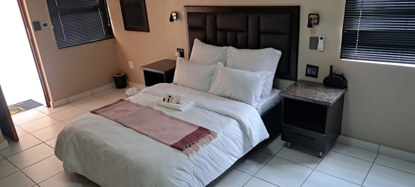 Imagen de la habitación del Hotel La Majestic Guest Lodge. Foto 9