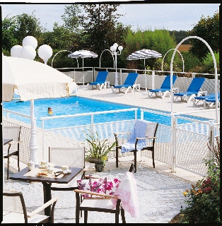 Imagen de la piscina del Hotel La Malouiniere Des Longchamps. Foto 17