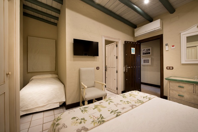 Imagen general del Hotel La Malvas&iacute;a. Foto 3