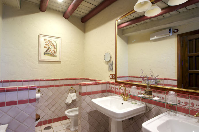 Imagen general del Hotel La Malvas&iacute;a. Foto 9