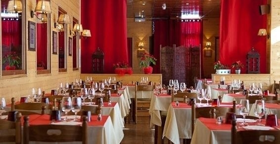 Imagen del bar/restaurante del Hotel La Mandia. Foto 6