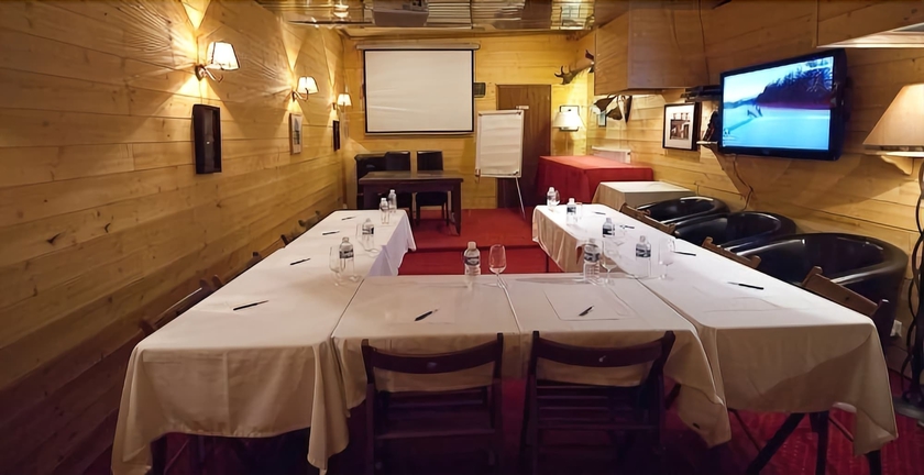 Imagen de los interiores del Hotel La Mandia. Foto 16