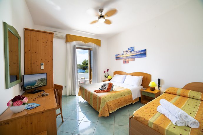 Imagen de la habitación del Hotel La Mandorla. Foto 8
