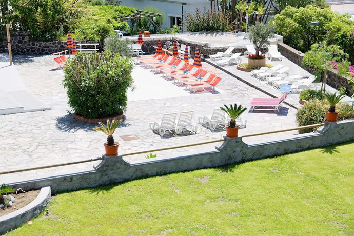 Imagen de la piscina del Hotel La Mandorla. Foto 18