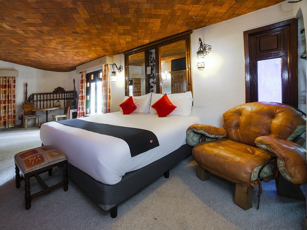 Imagen de la habitación del Hotel La Mansi&oacute;n Del Quijote. Foto 9