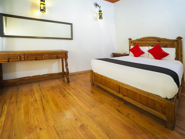 Imagen de la habitación del Hotel La Mansi&oacute;n Del Quijote. Foto 15