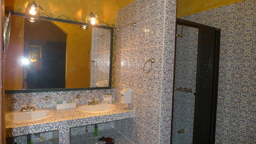 Imagen de la habitación del Hotel La Mansion Inn Arenal. Foto 10